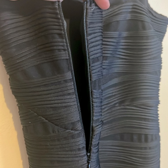 M Black Bodycon Dress V Neck Spaghetti Straps Stretchy Fabric MIDI Side Zipper - Picture 13 of 13